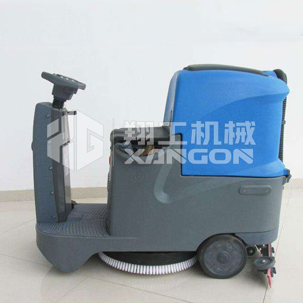 XGS-560小型单刷驾驶式电动洗地机